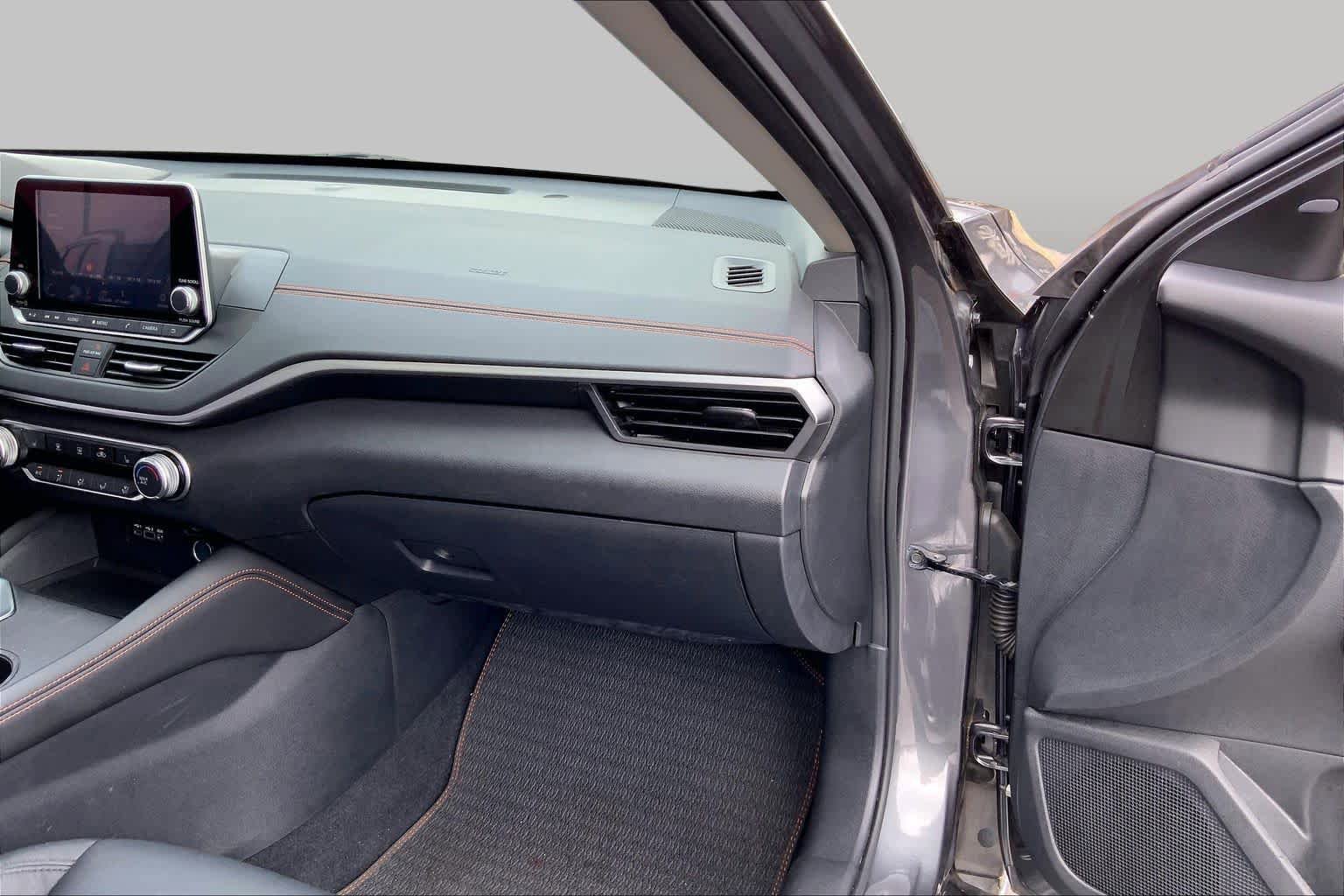 Used 2021 Nissan Altima 2.5 SR w/ SR Premium Package FWD image 19