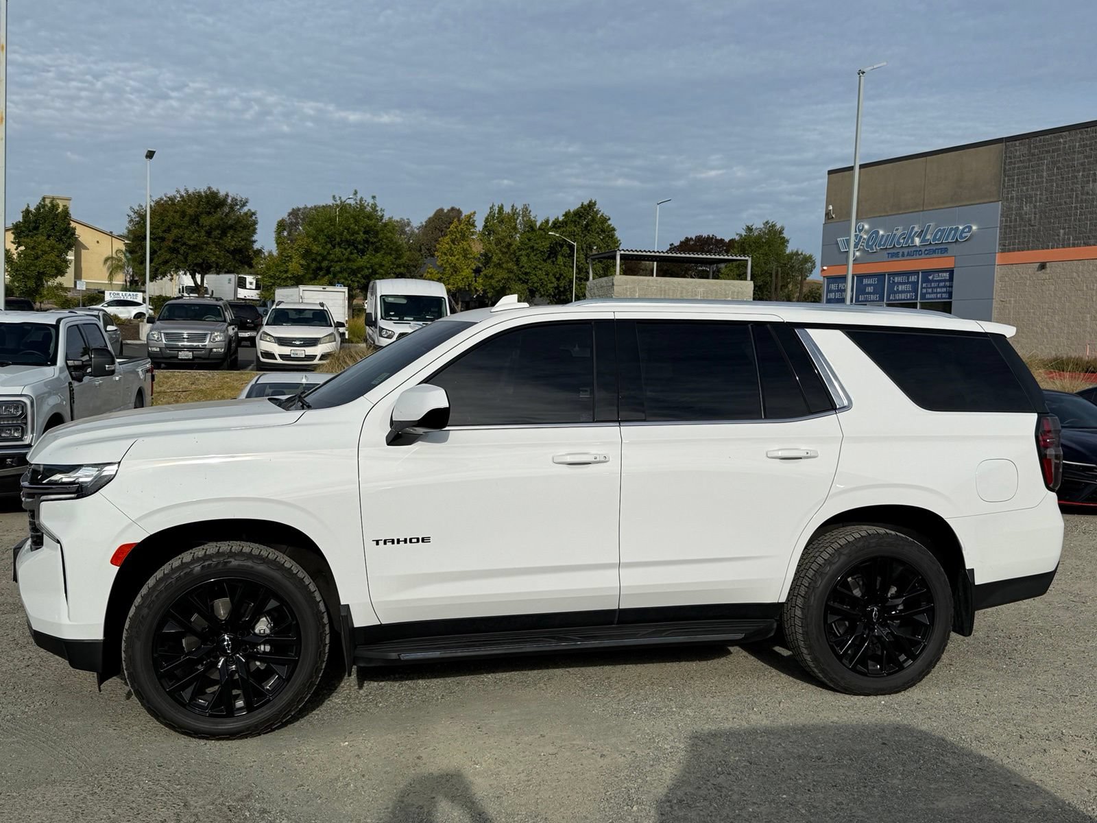 Used 2021 Chevrolet Tahoe LT AWD/4WD image 2