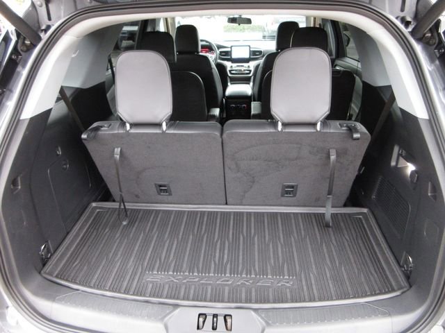 Certified 2022 Ford Explorer XLT w/ Equipment Group 202A image 28