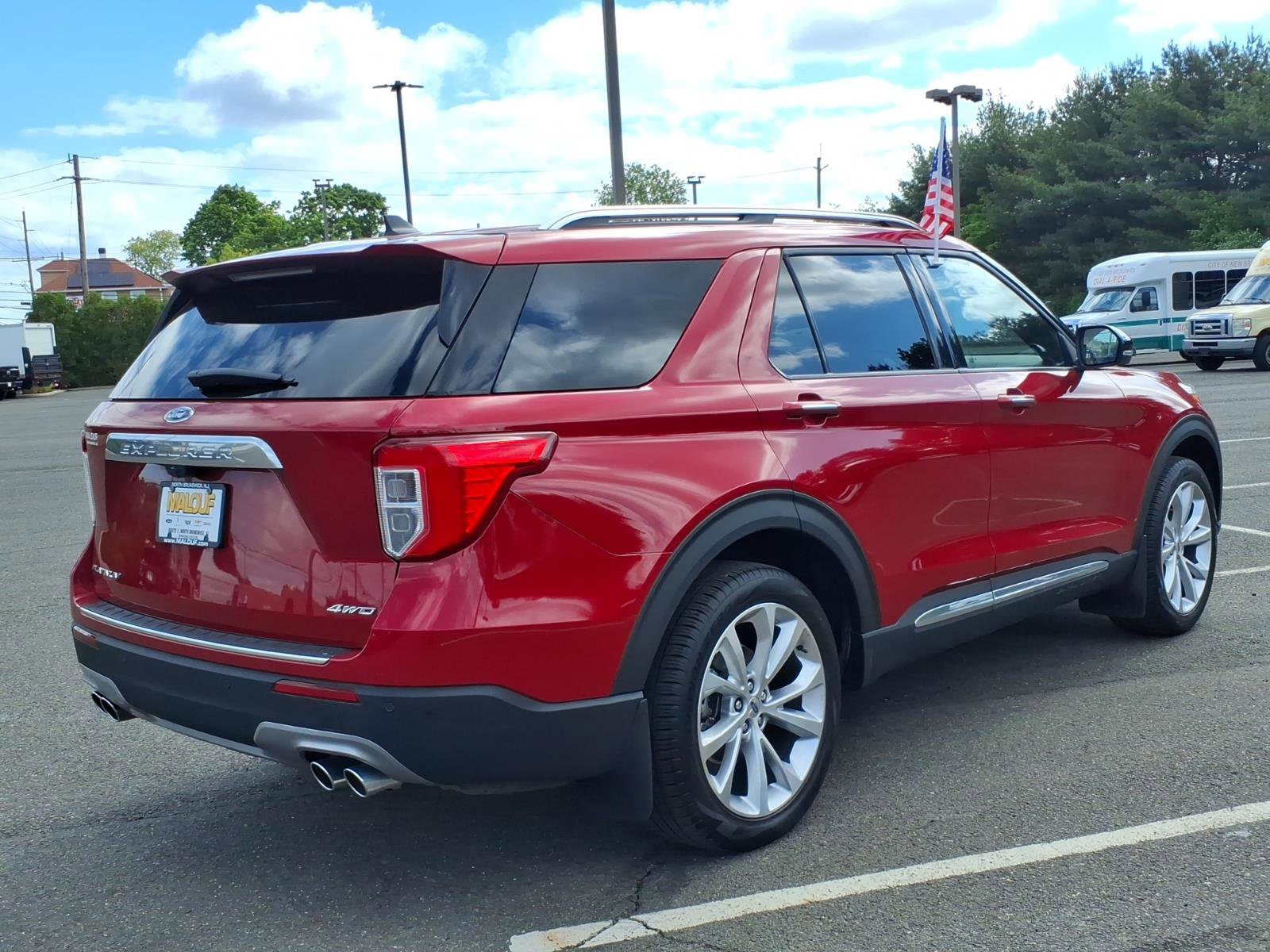 Certified 2022 Ford Explorer Platinum w/ Equipment Group 601A AWD/4WD image 6