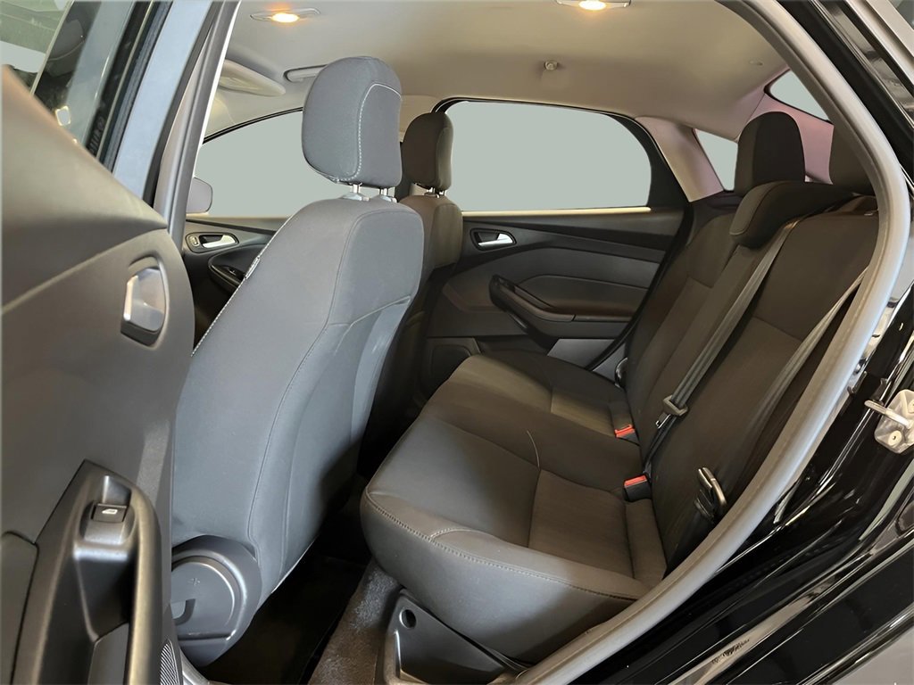 Certified 2018 Ford Focus SE image 14