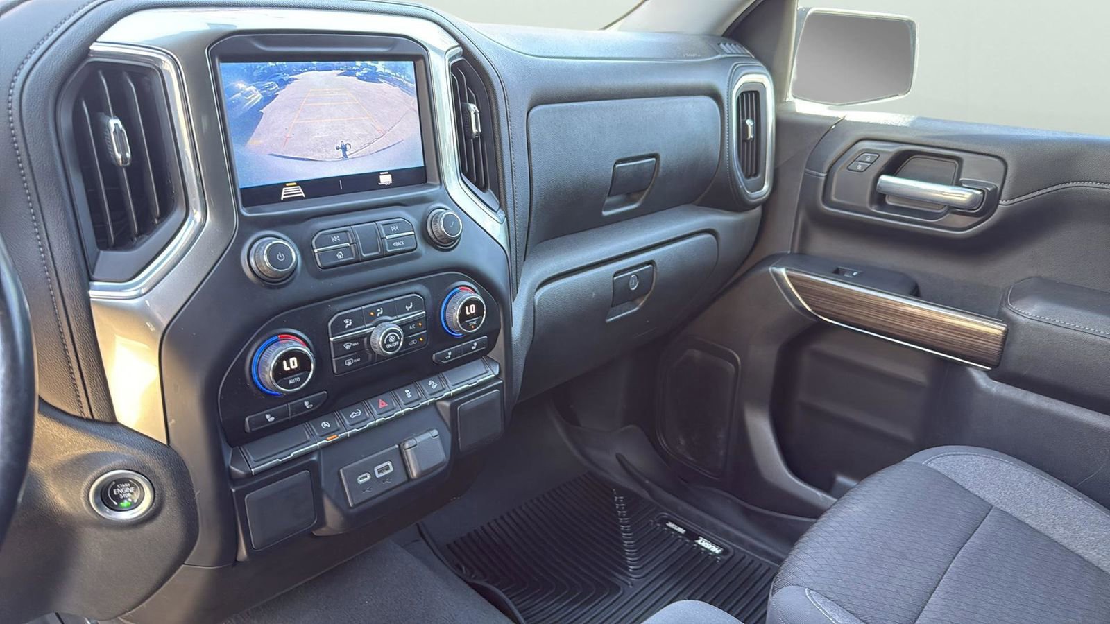 Used 2021 Chevrolet Silverado 1500 LT w/ Z71 Off-Road Package image 18