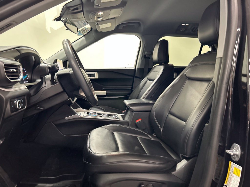 Certified 2023 Ford Explorer XLT w/ Equipment Group 202A AWD/4WD image 10