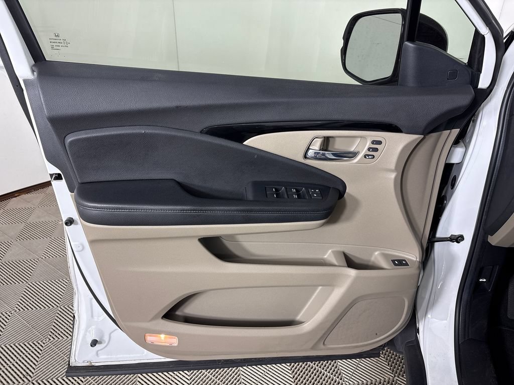 Used 2022 Honda Pilot Touring image 14