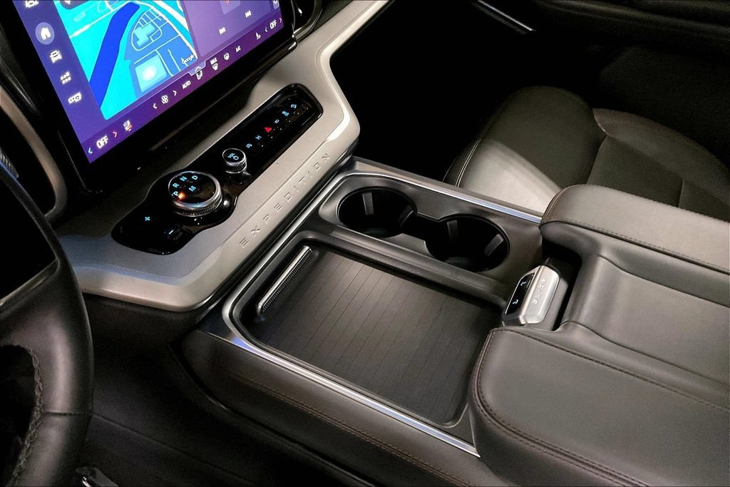 Certified 2025 Ford Expedition Active AWD/4WD image 16