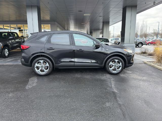 Certified 2025 Ford Escape ST-Line image 2