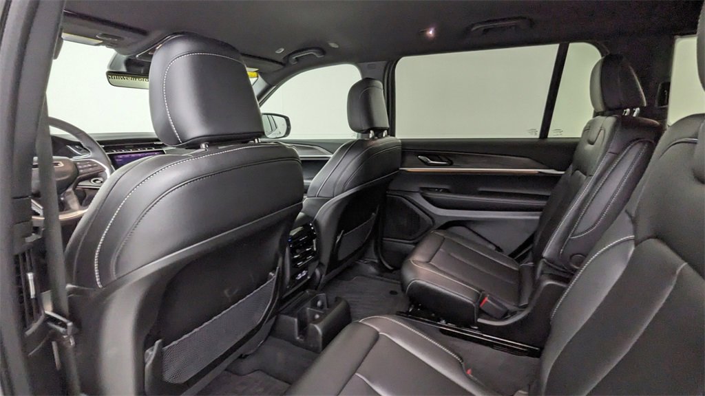 Used 2025 Jeep Grand Cherokee L Limited image 34