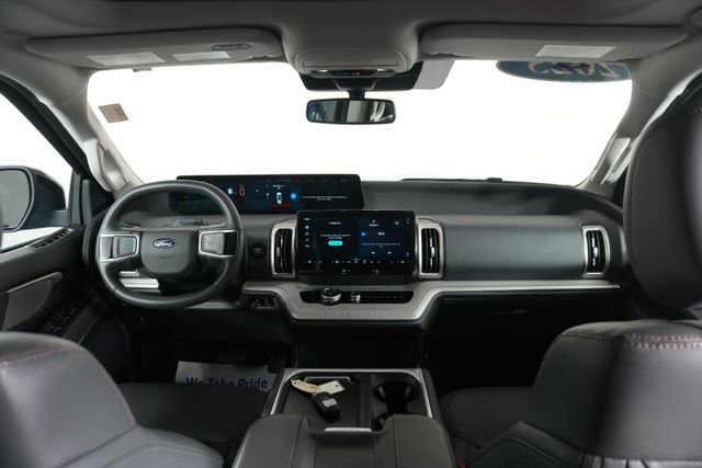 Certified 2025 Ford Expedition Active AWD/4WD image 25