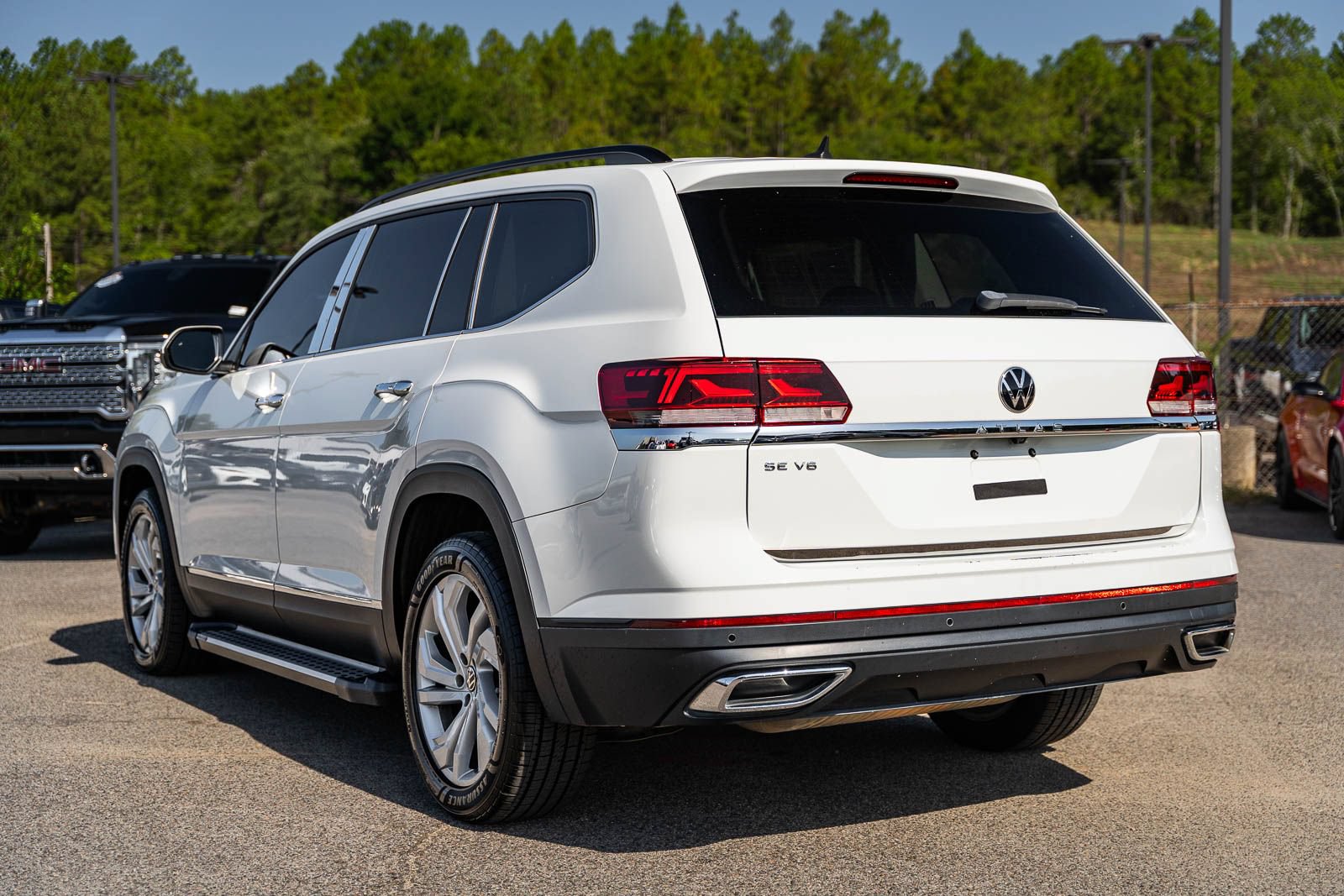 Used 2021 Volkswagen Atlas SE w/ Panoramic Sunroof Package FWD image 6