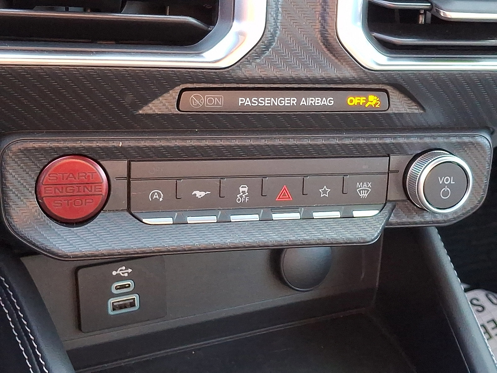 Certified 2025 Ford Mustang Premium image 15