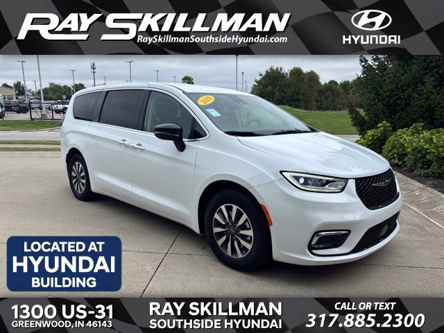Used 2024 Chrysler Pacifica Limited FWD image 1