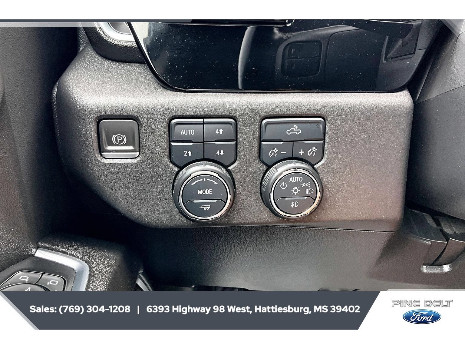 Used 2023 Chevrolet Silverado 1500 LT Trail Boss w/ Protection Package AWD/4WD image 23