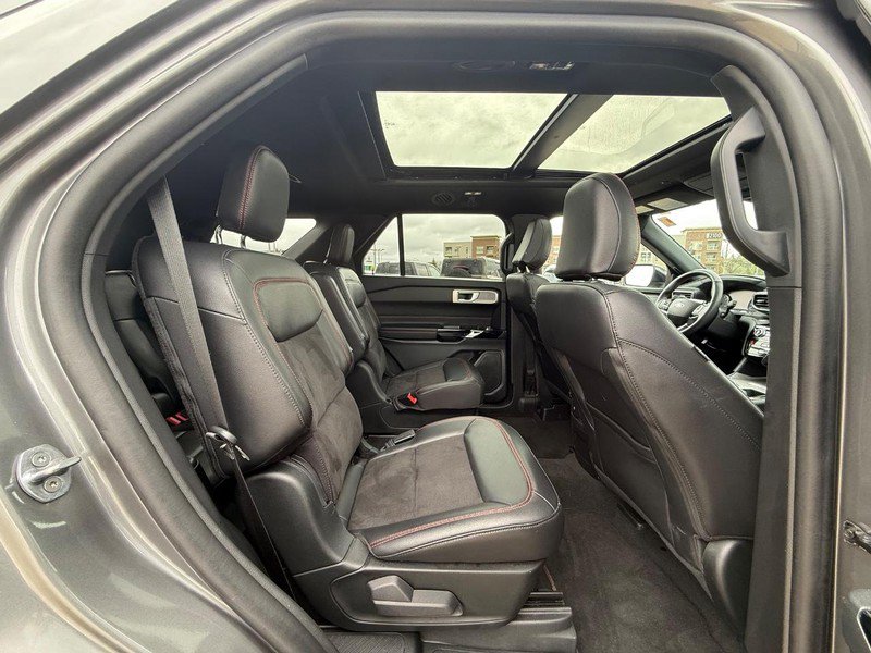 Certified 2023 Ford Explorer ST-Line w/ Class IV Trailer Tow Package AWD/4WD image 16