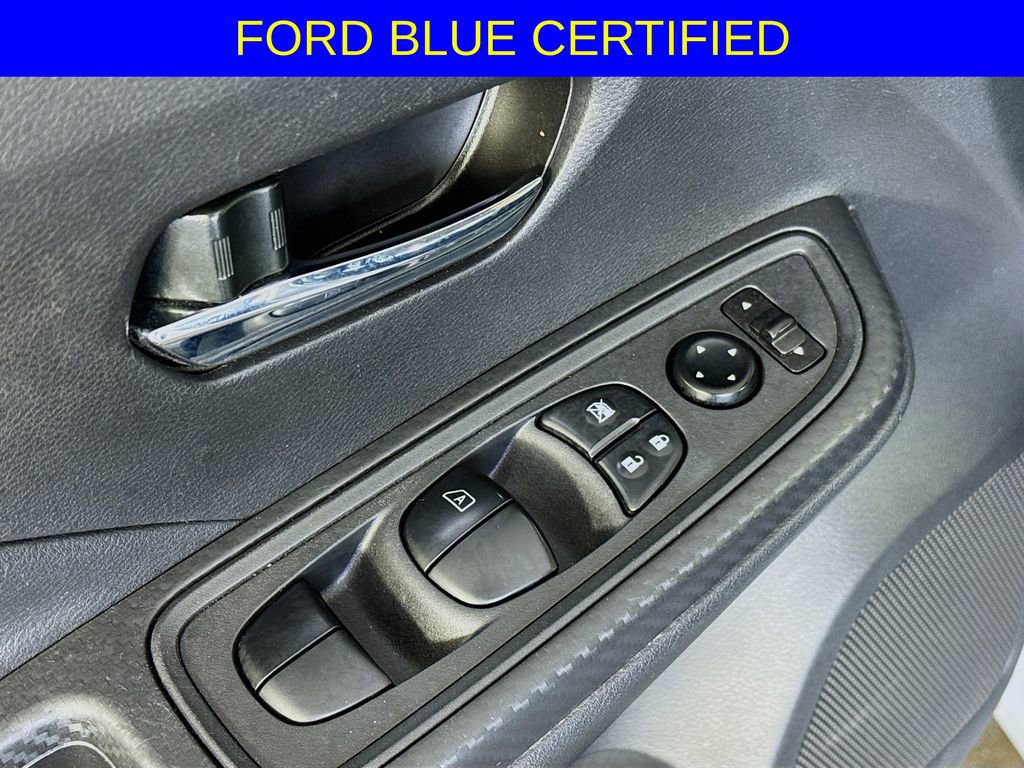 Used 2025 Nissan Versa SV image 15