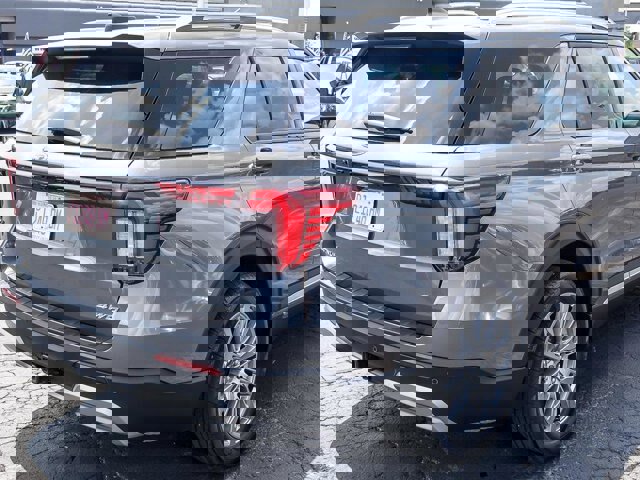 Certified 2025 Ford Explorer Platinum image 5