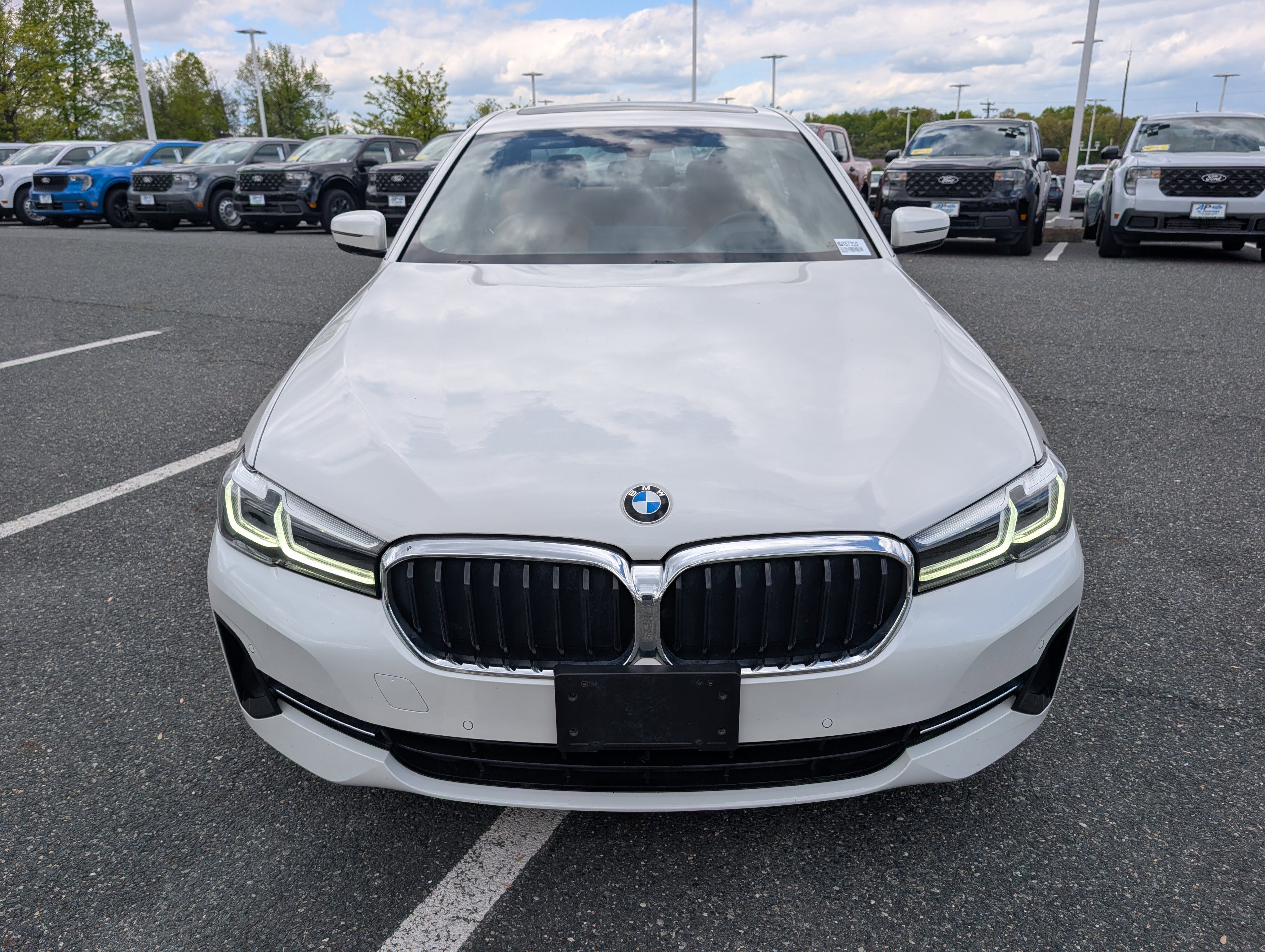Used 2022 BMW 530i xDrive w/ Premium Package AWD/4WD image 8