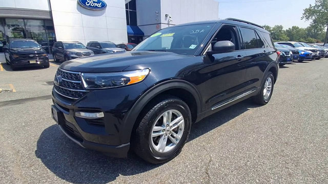 Certified 2022 Ford Explorer XLT w/ Equipment Group 202A image 4