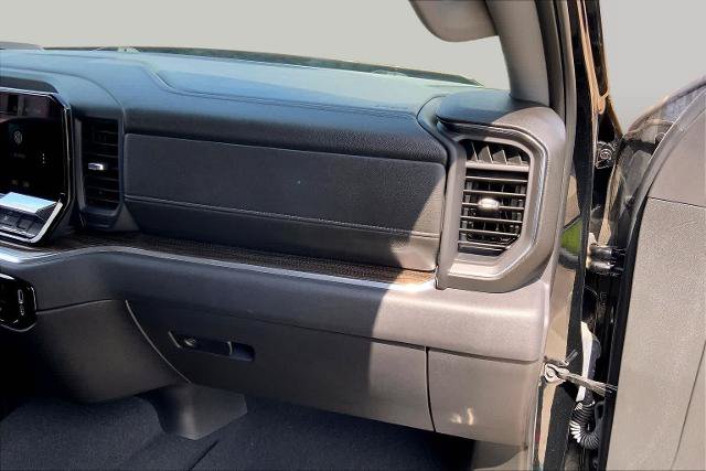 Used 2023 Chevrolet Silverado 1500 LT AWD/4WD image 18