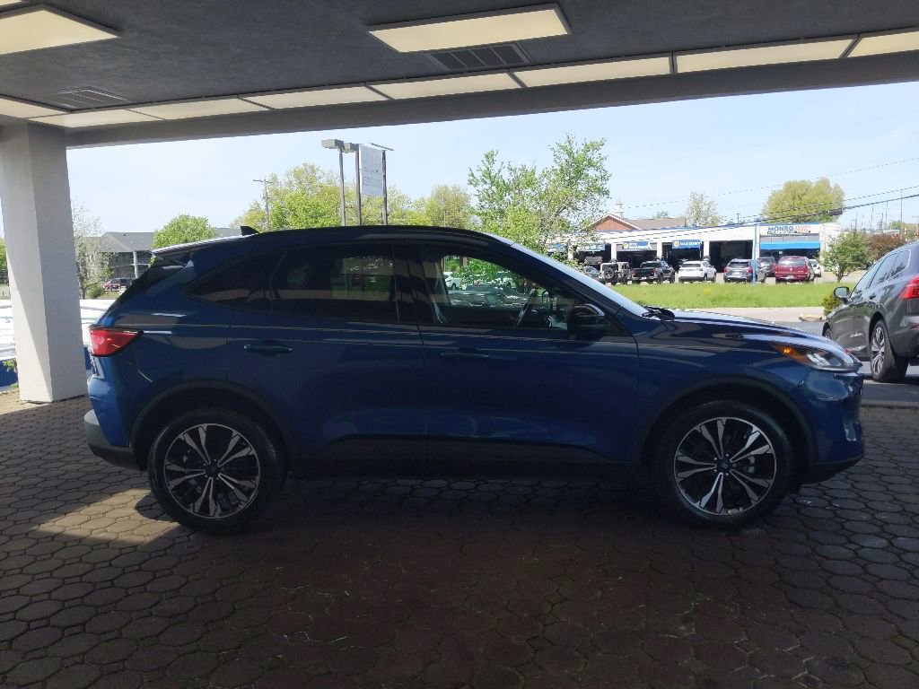 Certified 2022 Ford Escape SEL w/ SEL Stealth AWD Package image 5