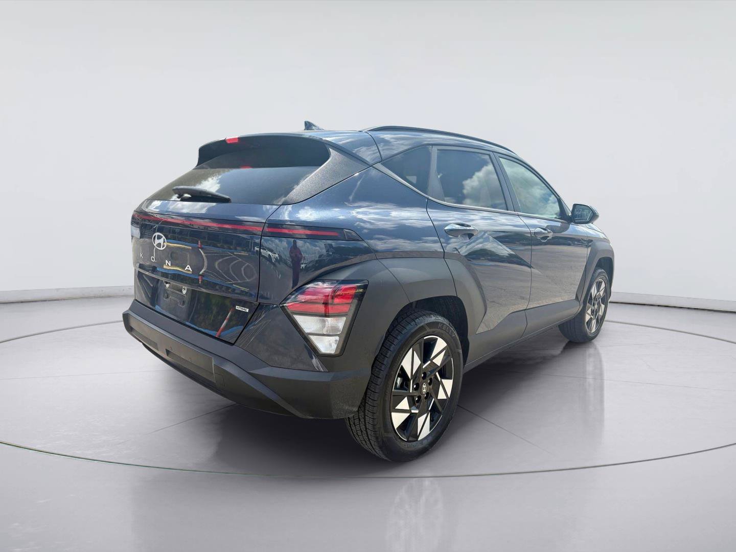 Used 2024 Hyundai Kona SEL AWD/4WD image 5