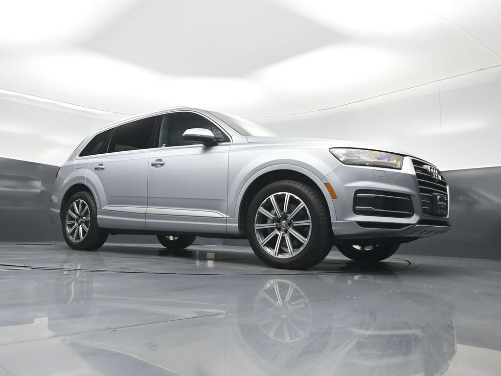Used 2017 Audi Q7 3.0T Premium Plus w/ Premium Plus Package AWD/4WD image 4