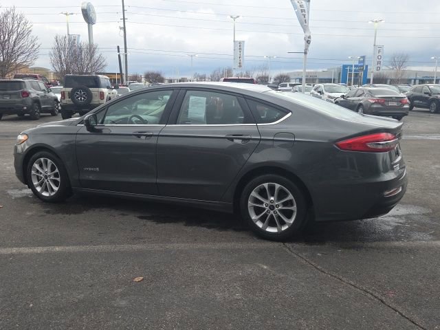 Certified 2019 Ford Fusion SE image 3