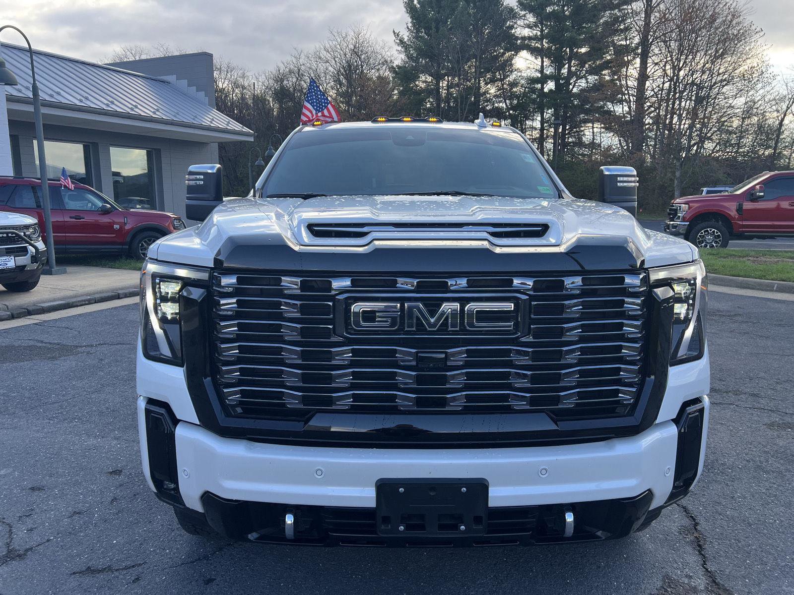 Used 2025 GMC Sierra 2500 Denali Ultimate AWD/4WD image 8