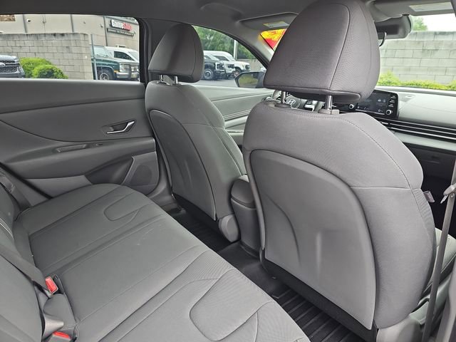Used 2022 Hyundai Elantra SEL w/ Convenience Package FWD image 13