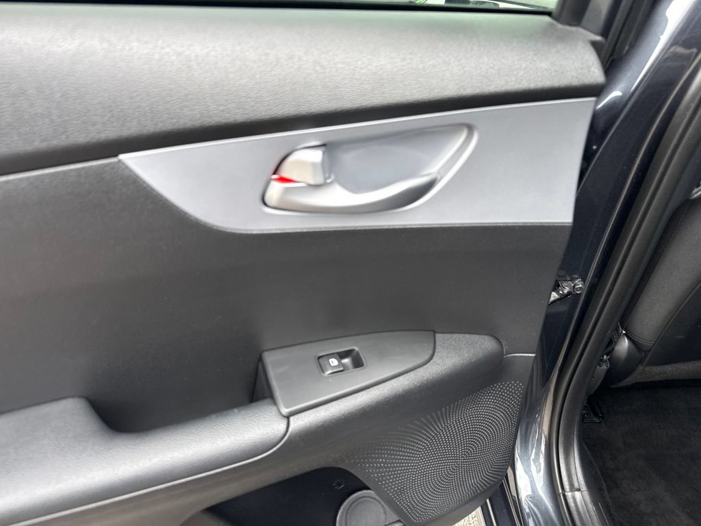 Used 2023 Kia Forte LXS FWD image 30