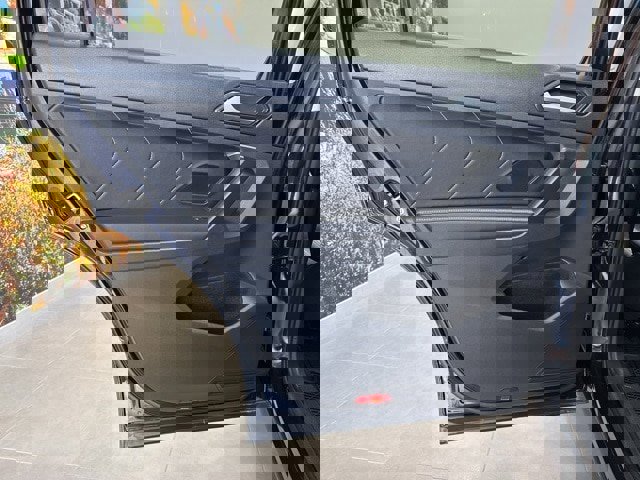 Used 2024 Volkswagen Tiguan SE image 34