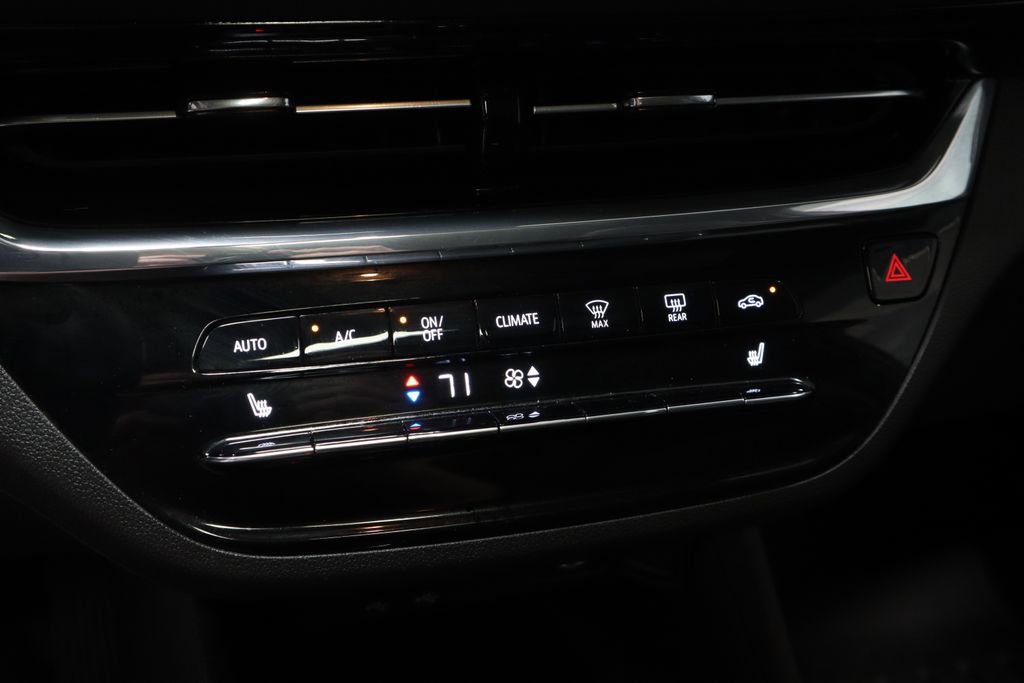 Used 2025 Buick Envista Avenir FWD image 30