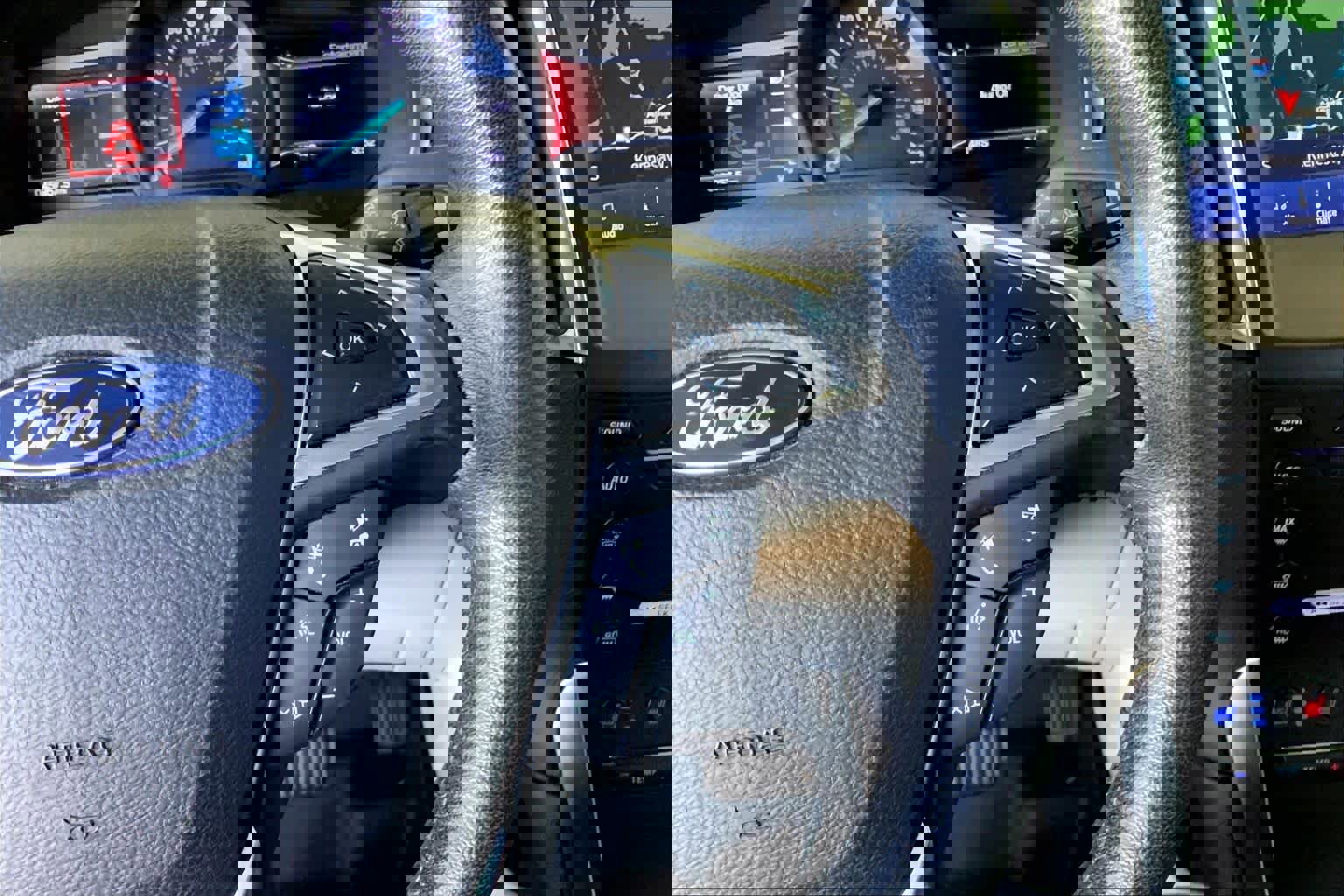 Certified 2019 Ford Edge Titanium w/ Equipment Group 301A image 24