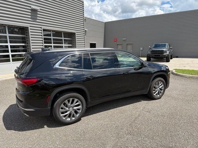 Used 2025 Buick Enclave Preferred FWD image 4