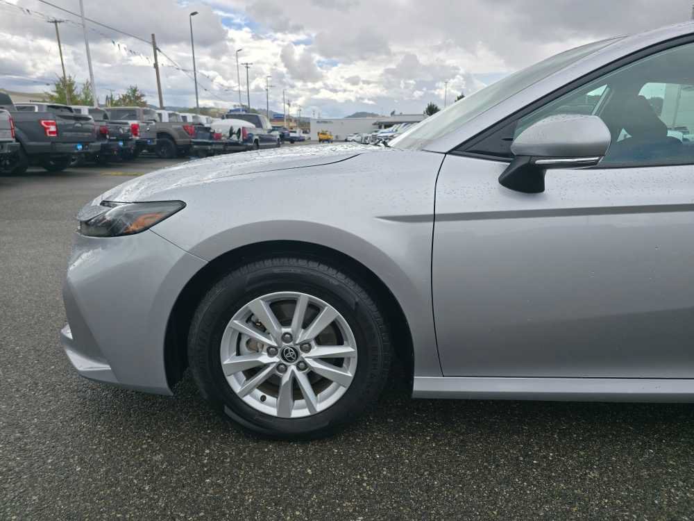 Used 2025 Toyota Camry LE FWD image 18