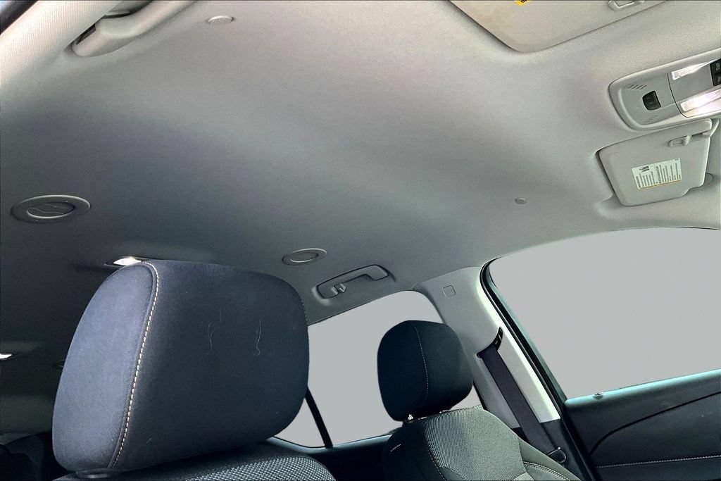 Used 2021 Chevrolet Traverse LT FWD image 30