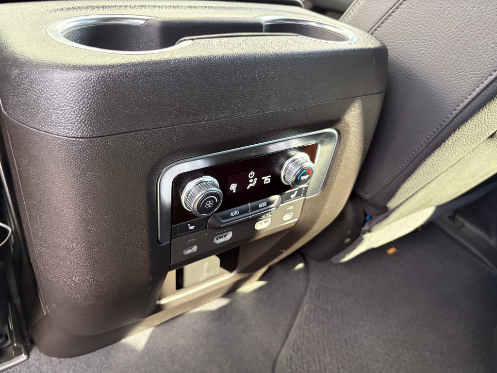 Used 2021 GMC Yukon Denali w/ Denali Premium Package AWD/4WD image 59