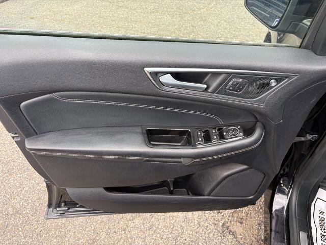 Certified 2019 Ford Edge Titanium AWD/4WD image 12