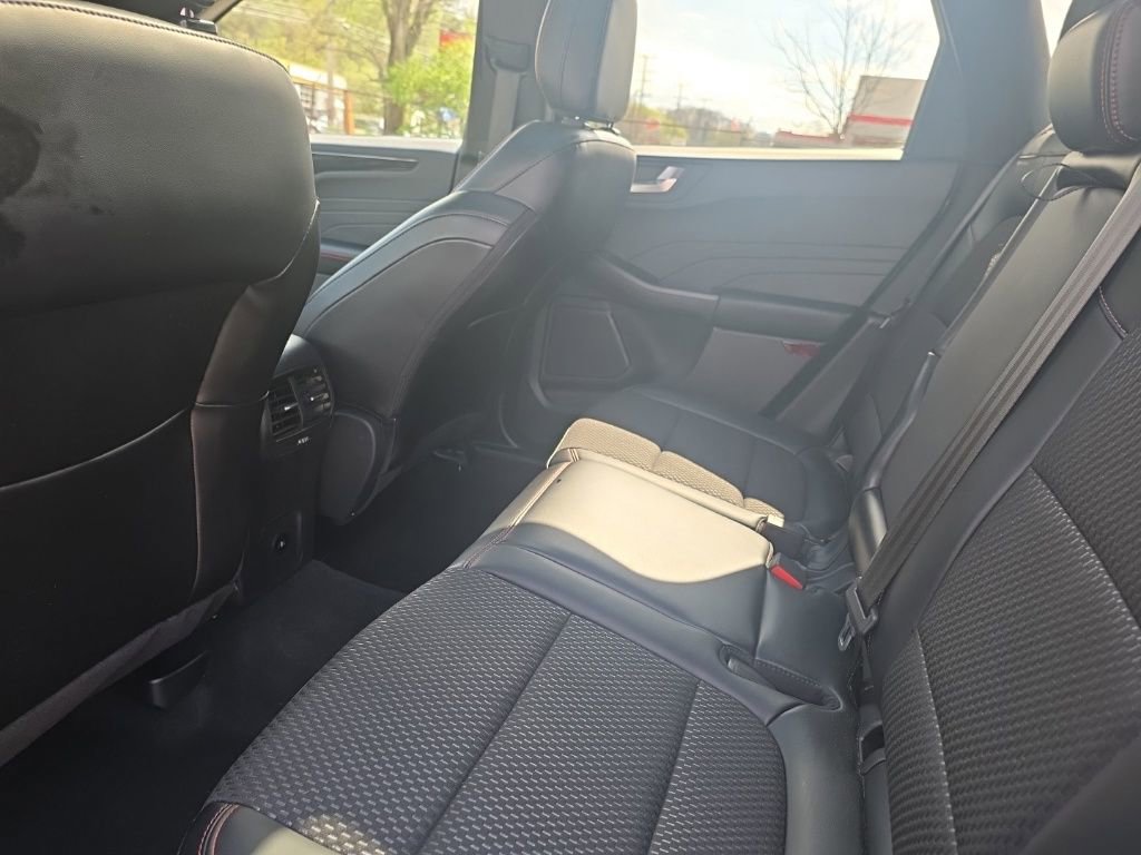 Certified 2024 Ford Escape ST-Line w/ Tech Pack #1 AWD/4WD image 11