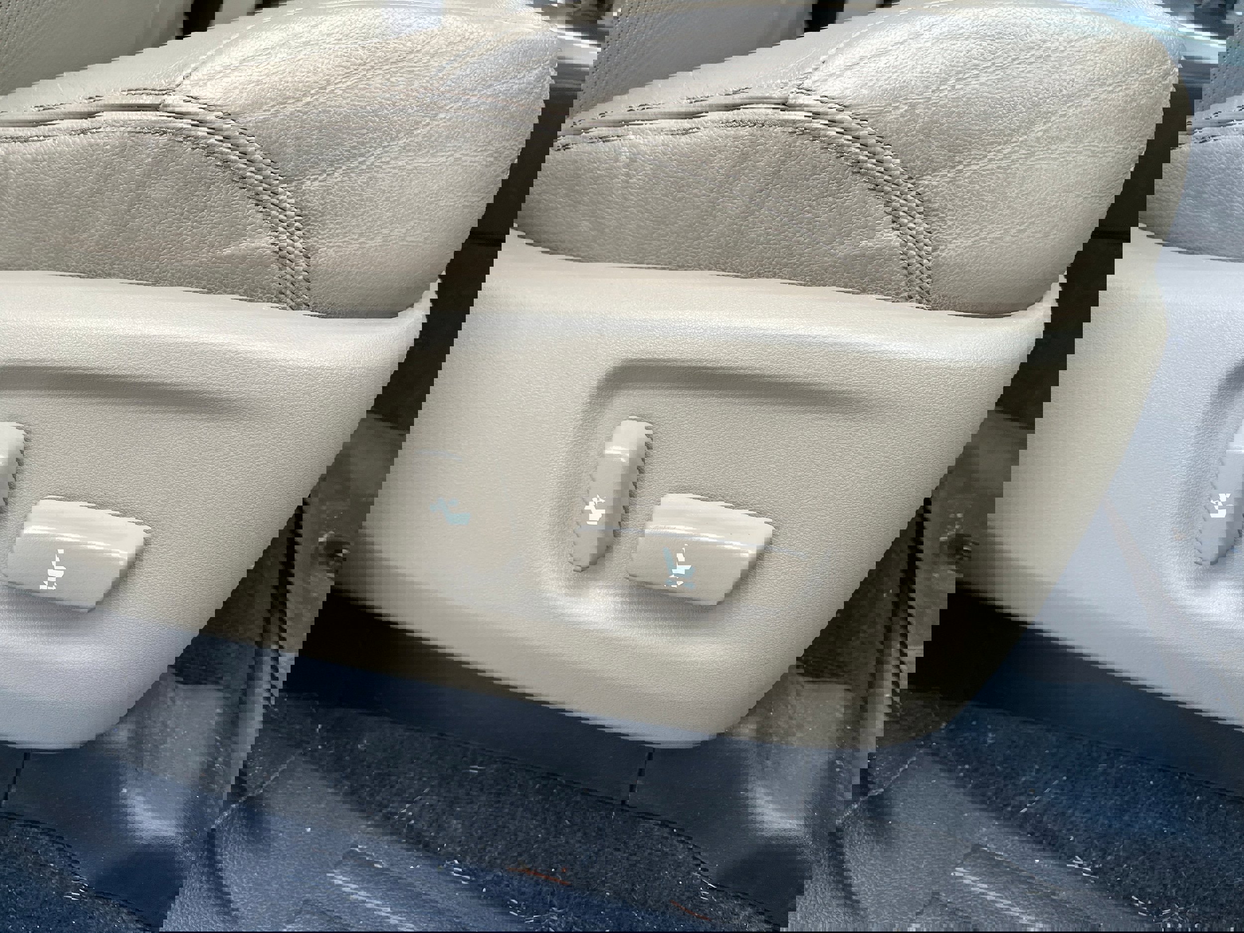 Used 2018 Toyota 4Runner Limited image 17