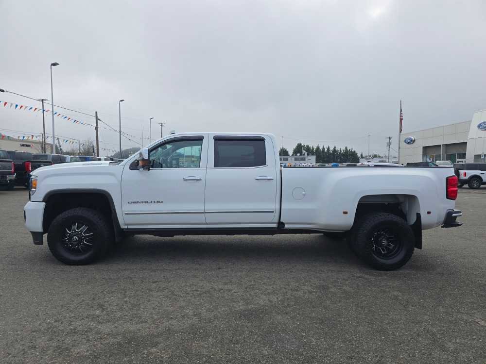 Used 2019 GMC Sierra 3500 Denali w/ Duramax Plus Package image 2