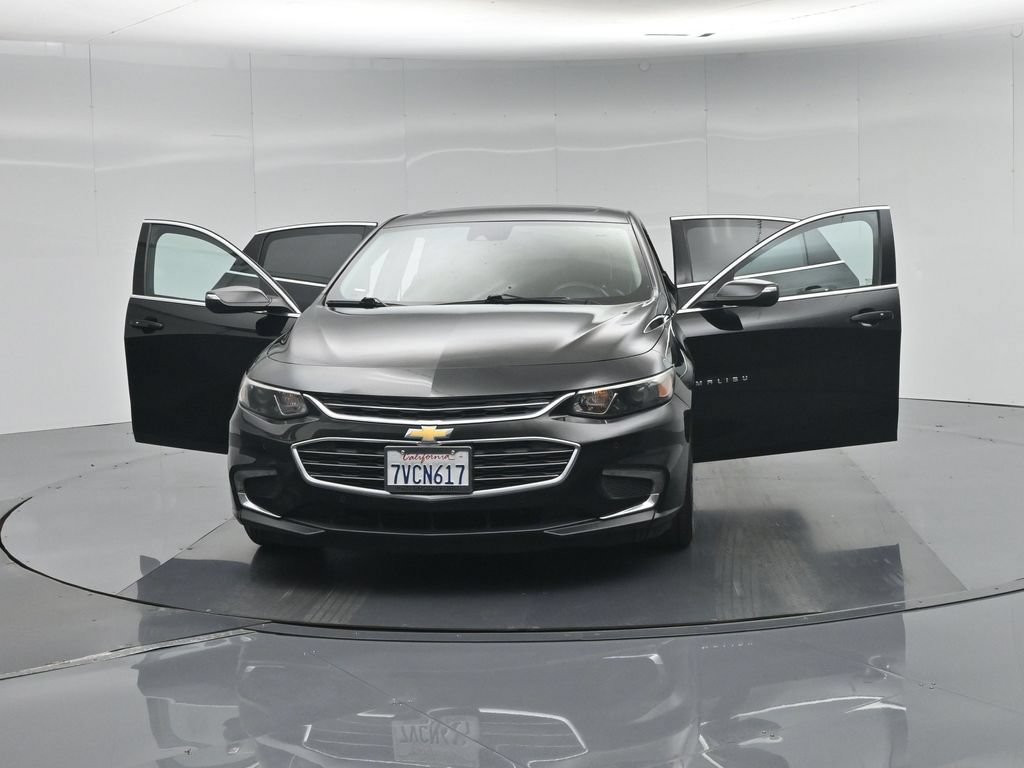 Used 2017 Chevrolet Malibu LT w/ Leather Package FWD image 36