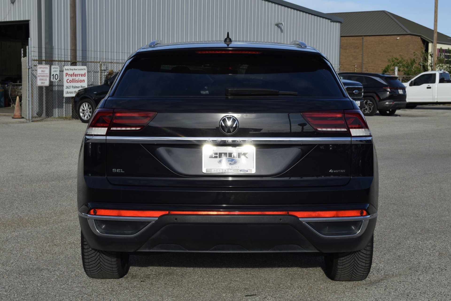 Used 2023 Volkswagen Atlas Cross Sport SEL image 10