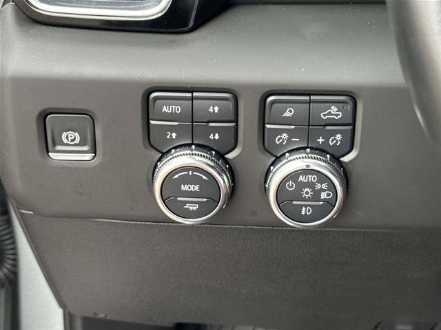 Used 2025 GMC Sierra 2500 Denali w/ Denali Reserve Package AWD/4WD image 23