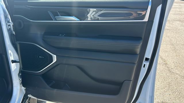 Used 2024 Jeep Wagoneer 4WD w/ Convenience Group I image 10