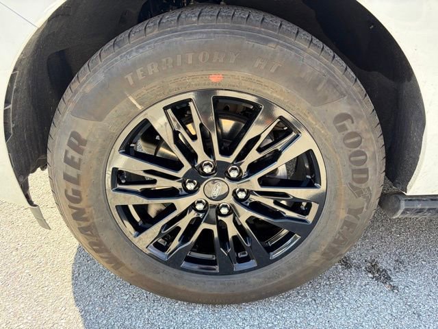 Certified 2025 Ford Expedition Platinum image 42