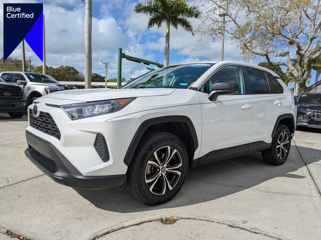 Used 2022 Toyota RAV4 LE image 1