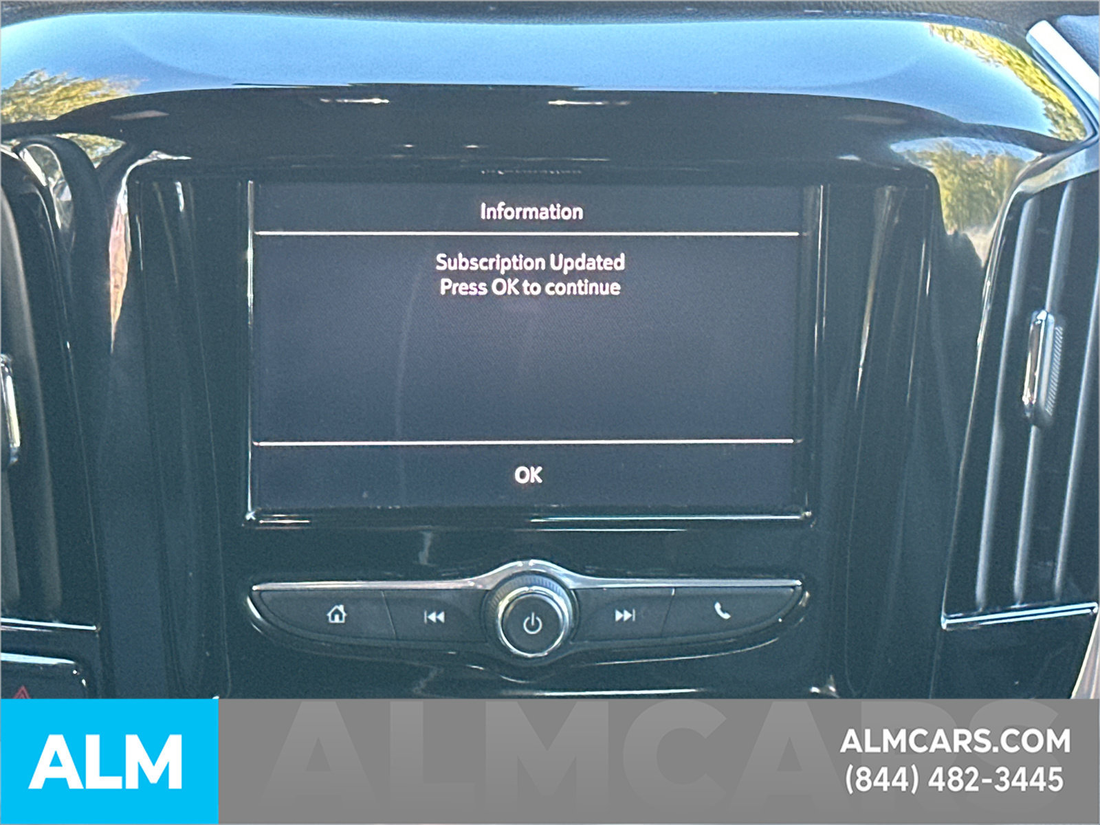Used 2023 Chevrolet Traverse LT FWD image 31