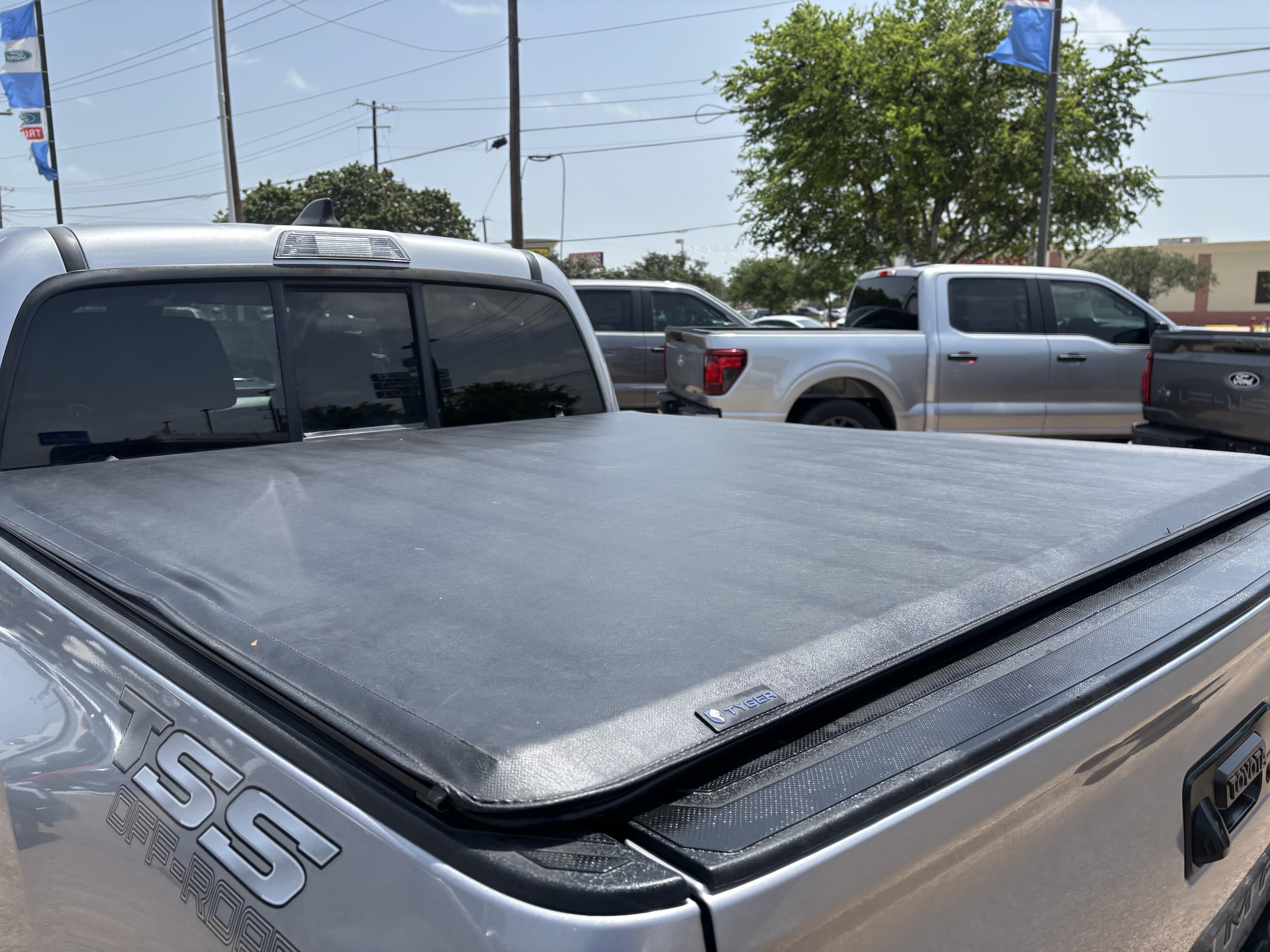 Used 2021 Toyota Tacoma SR w/ SR Convenience Package RWD image 18