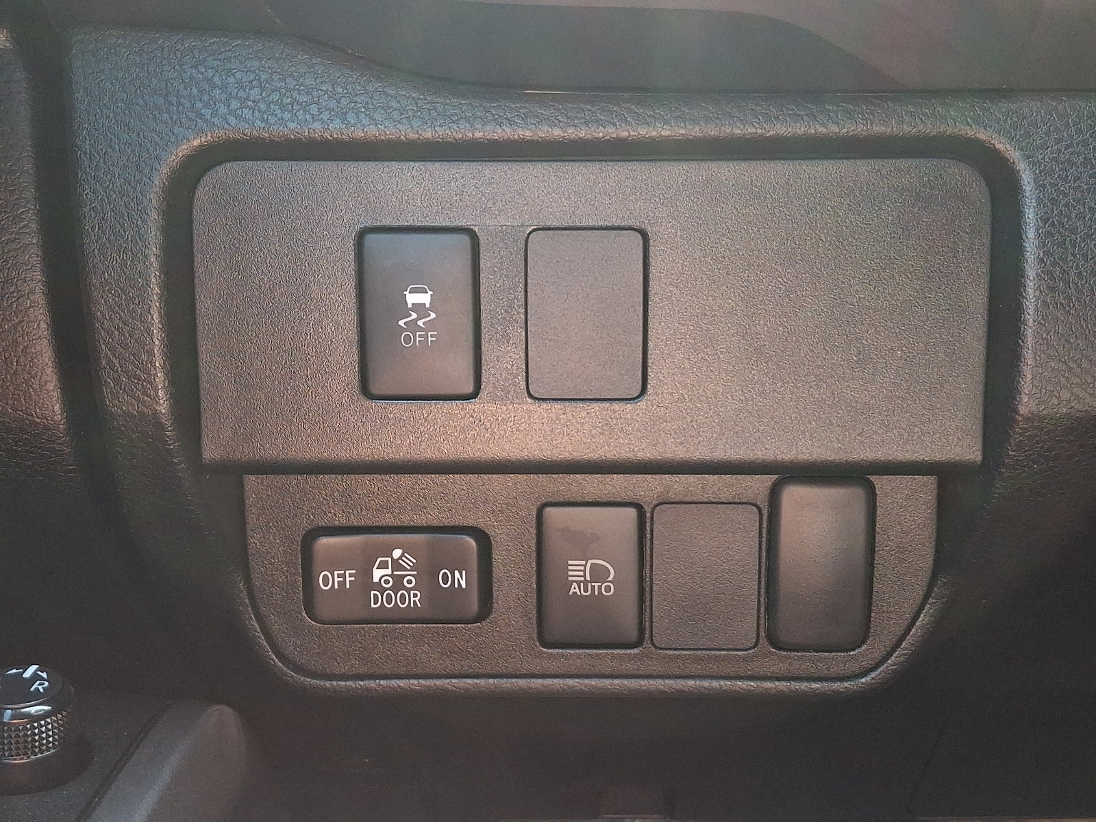 Used 2021 Toyota Tacoma SR5 AWD/4WD image 25