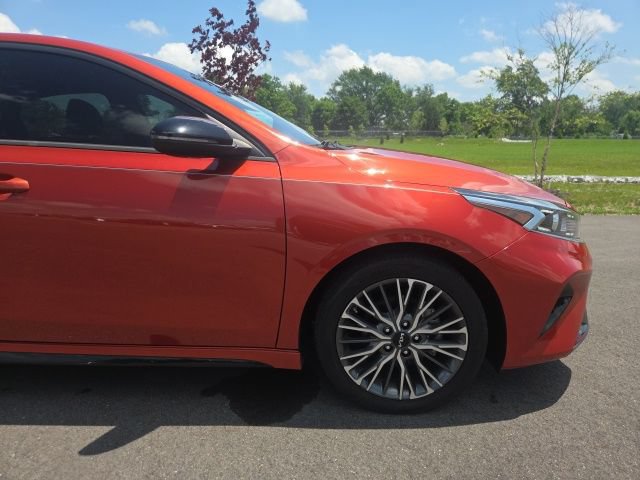 Used 2023 Kia Forte GT-Line w/ GT-Line Technology Package FWD image 4